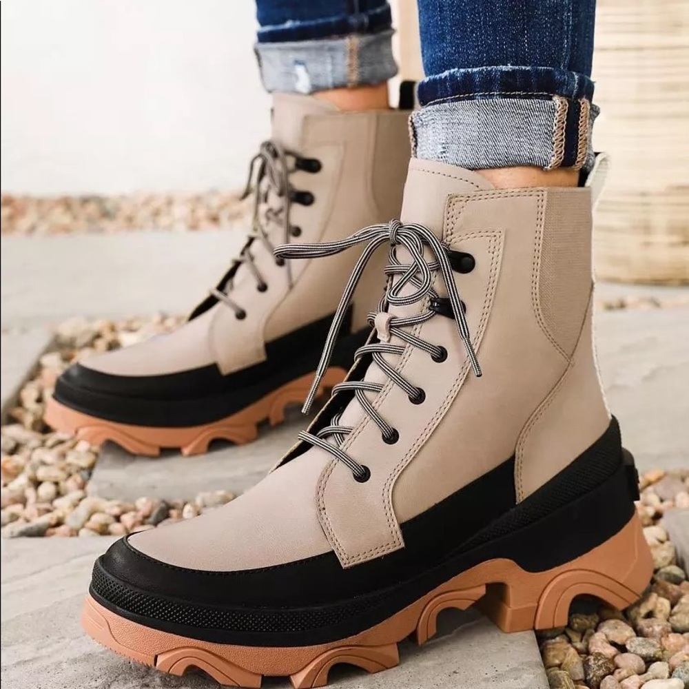 Sorel NWT Brex Lace Up Boots